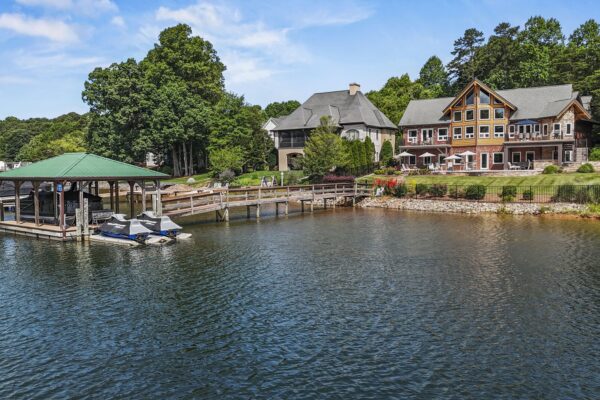 lakefront airbnb north carolina